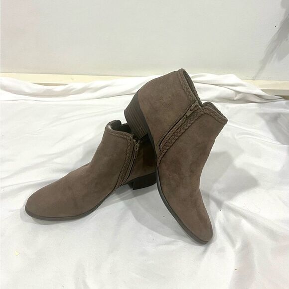 Nicole tan vegan eco friendly suede zip up fringe ankle boots size 9 - Picture 6 of 9